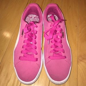 Pink Puma Suede’s